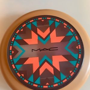 MAC Cosmetics Makeup - MAC blush/beauty powder MAC Cosmetics Makeup - MAC blush/beauty powder